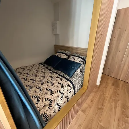 Apartment Climatise, Emplacement Ideal *